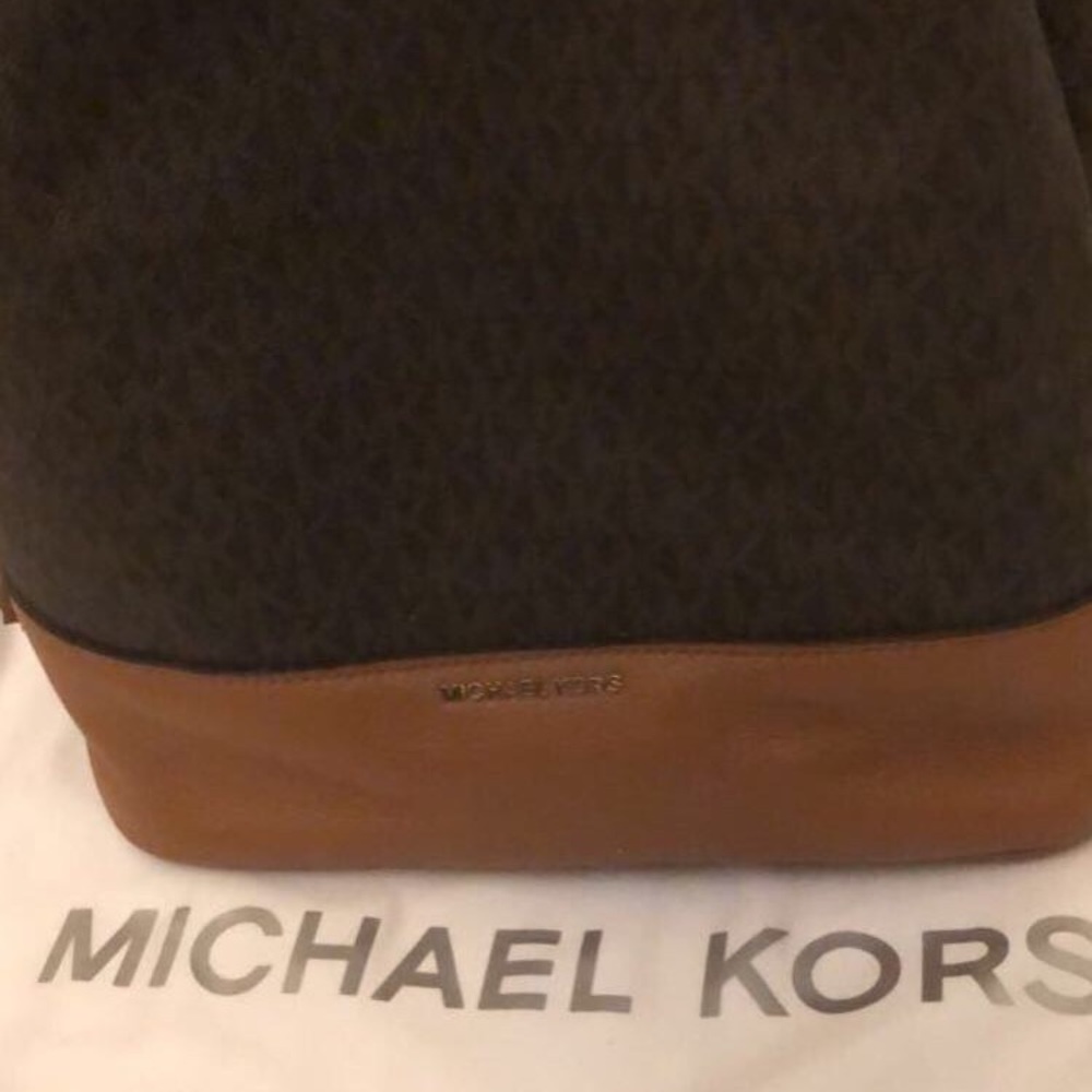 MK Purse - Picture 5 of 6